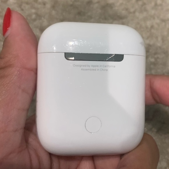 AirPods 2nd Generation - Picture 6 of 8
